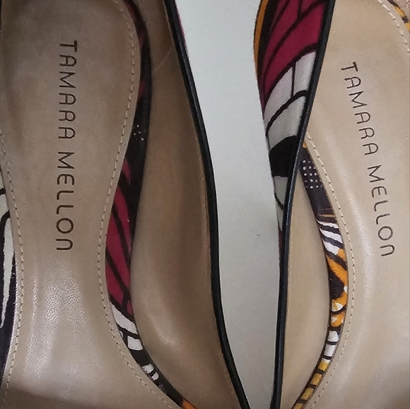 Tamara Mellon Kitenge Print Pumps - Picture 4 of 8